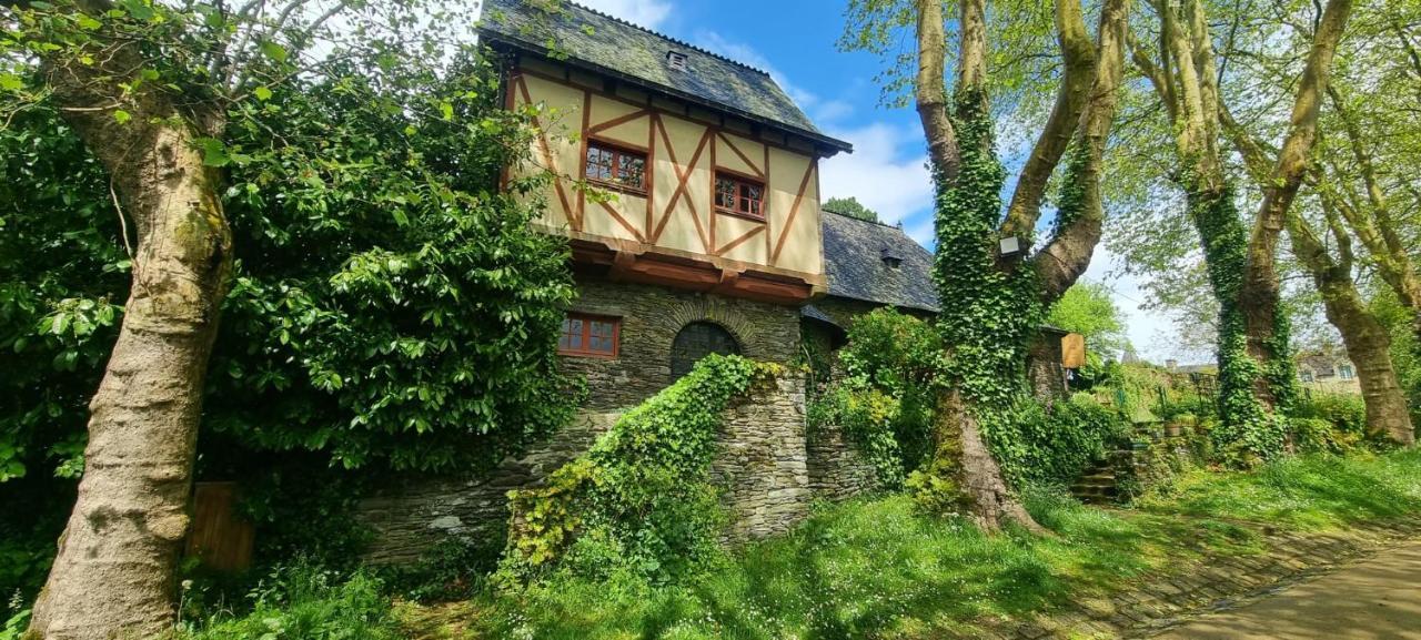 Charming Traditional 2-Bed Cottage Near Plemet Exterior photo